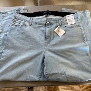 Calvin Klein Women’s High Rise Straight Leg Jeans